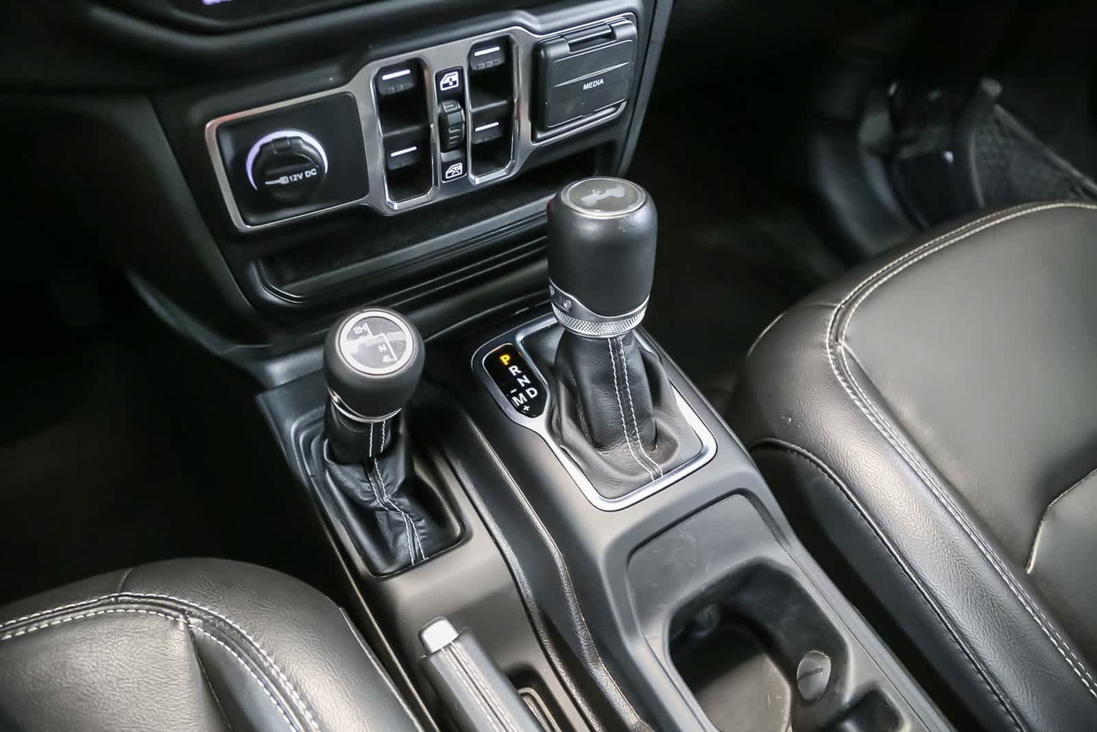 Used 2023 Jeep Wrangler Unlimited Sahara AWD/4WD image 25