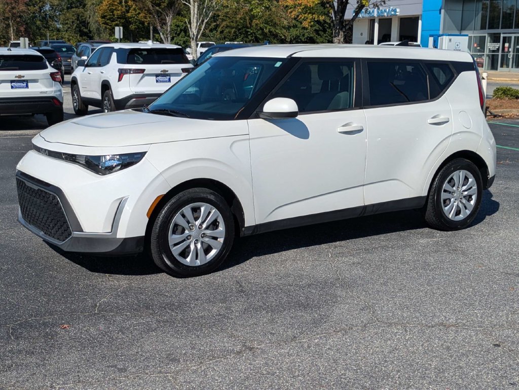 Used 2023 Kia Soul LX FWD image 8