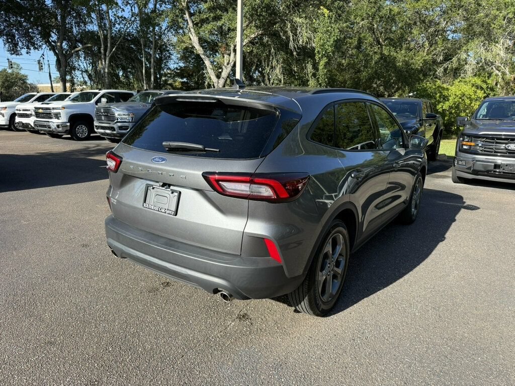 Used 2025 Ford Escape ST-Line FWD image 10