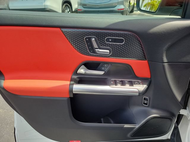 Used 2025 Mercedes-Benz GLA 250 image 16