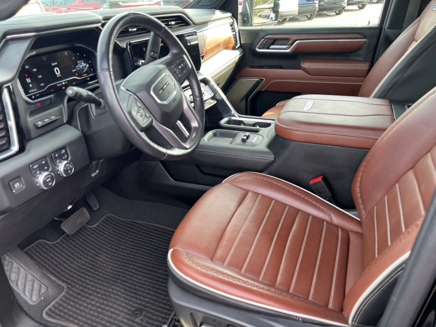 Used 2024 GMC Sierra 2500 Denali Ultimate AWD/4WD image 13