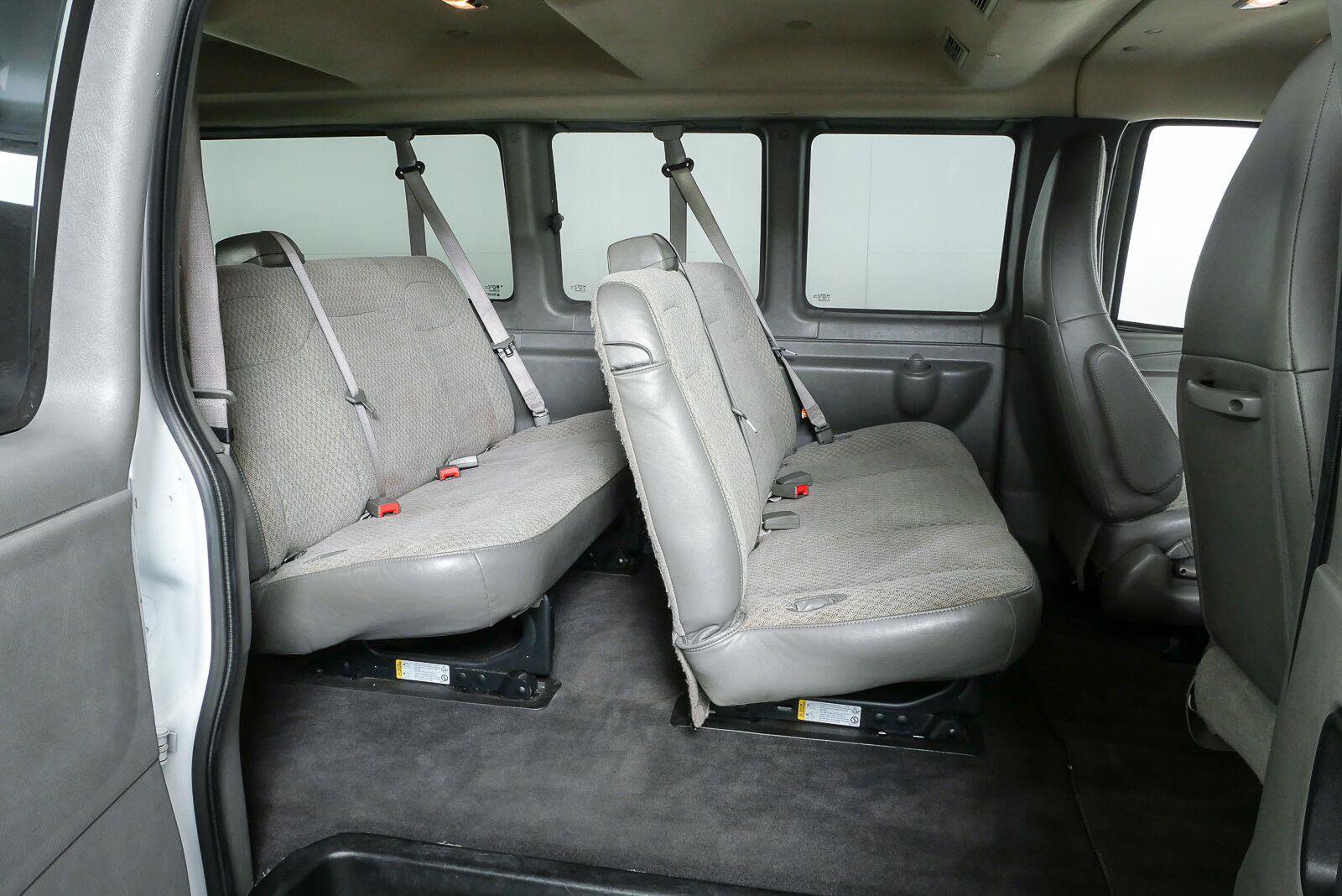 Used 2025 GMC Savana 3500 LT w/ LT Preferred Equipment Group RWD image 16