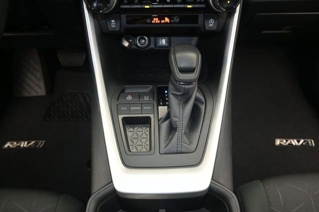 Used 2024 Toyota RAV4 XLE FWD image 10