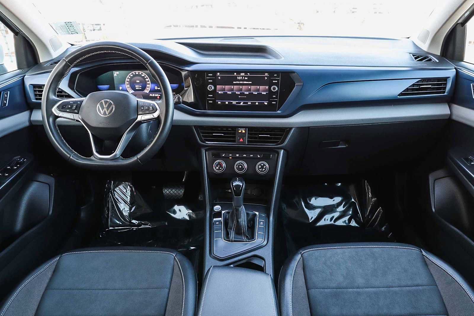 Used 2022 Volkswagen Taos SE image 12