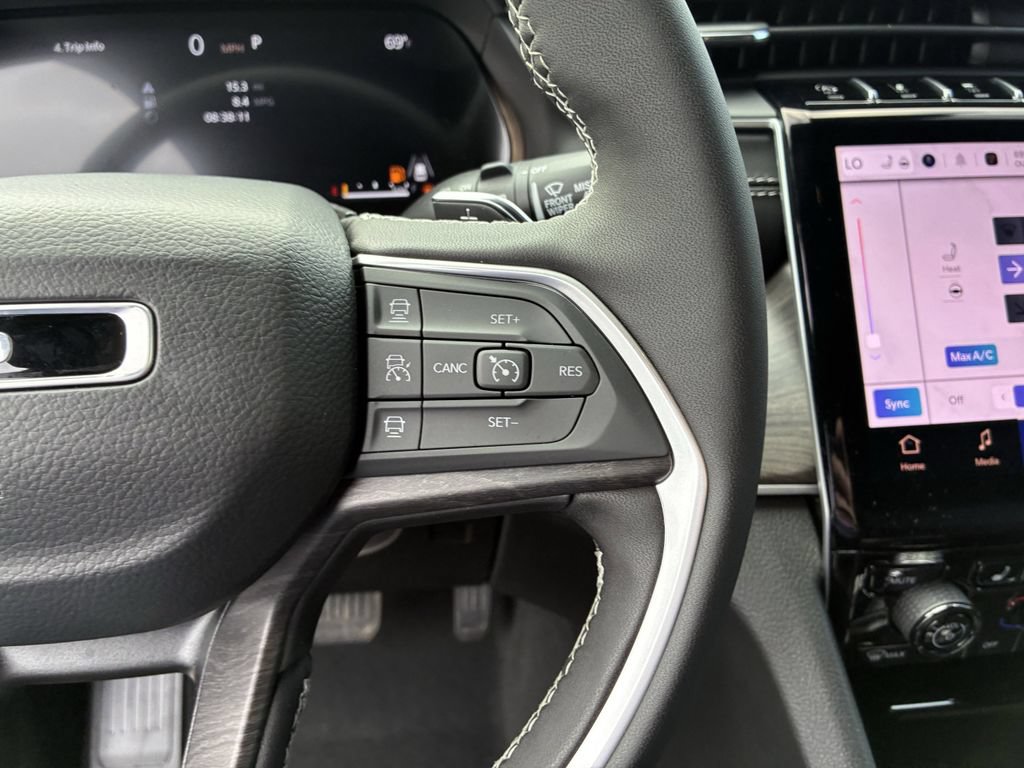 New 2025 Jeep Grand Cherokee Limited AWD/4WD image 23
