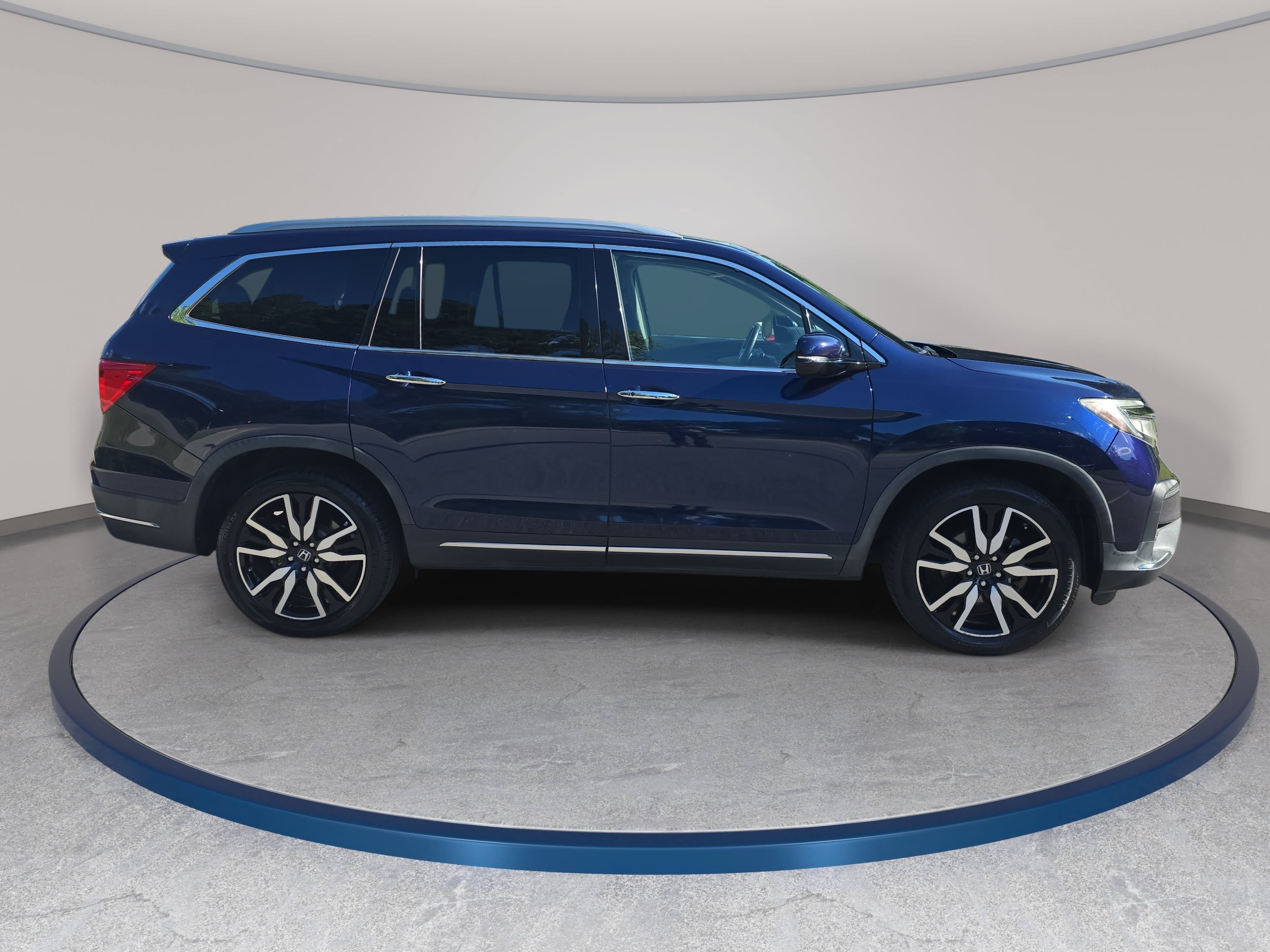 Used 2019 Honda Pilot Touring image 4
