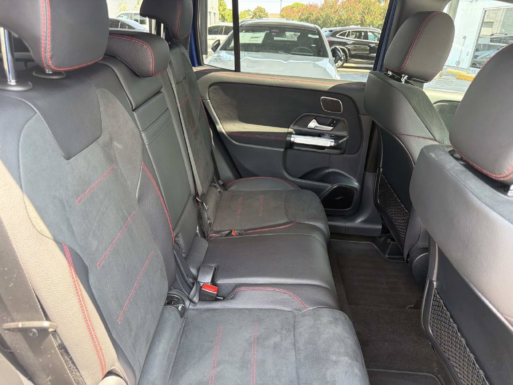 Used 2025 Mercedes-Benz GLB 250 image 9