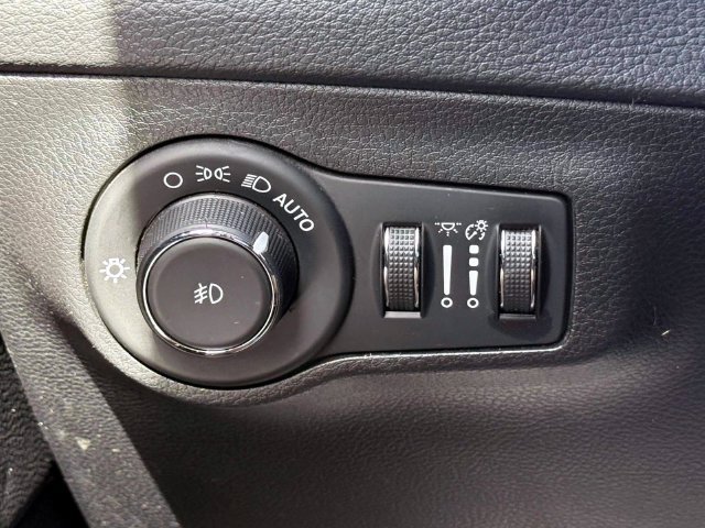 Certified 2019 Jeep Compass Limited AWD/4WD image 18