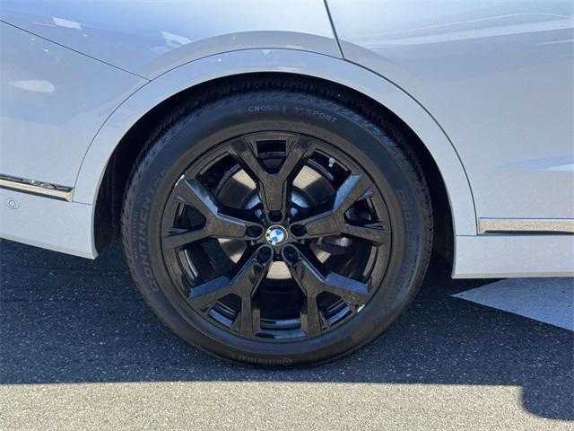 Used 2022 BMW X7 xDrive40i w/ Parking Assistance Package image 7
