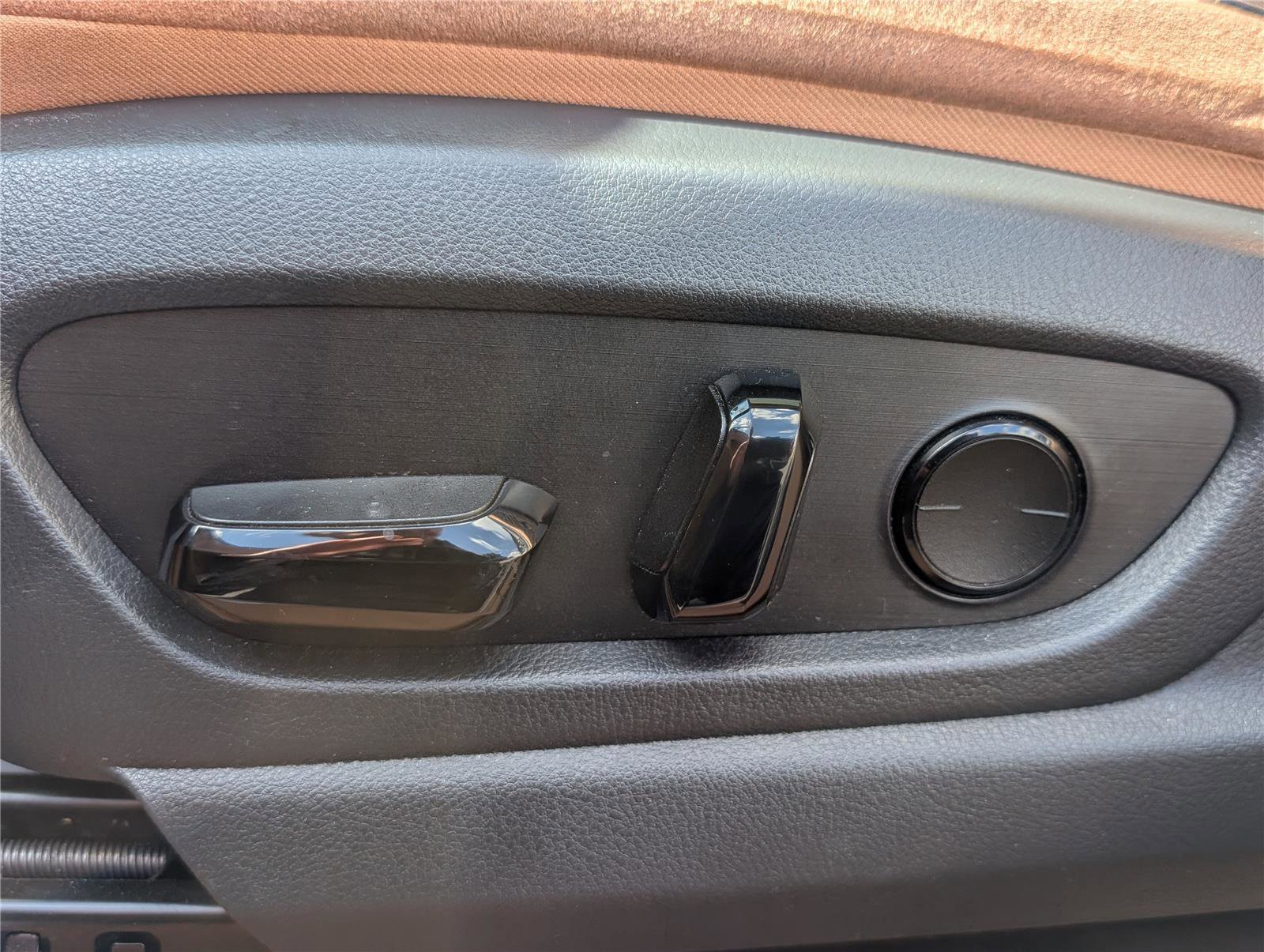 Used 2023 Lexus RZ 450e Premium w/ Accessory Package (Z1) image 22