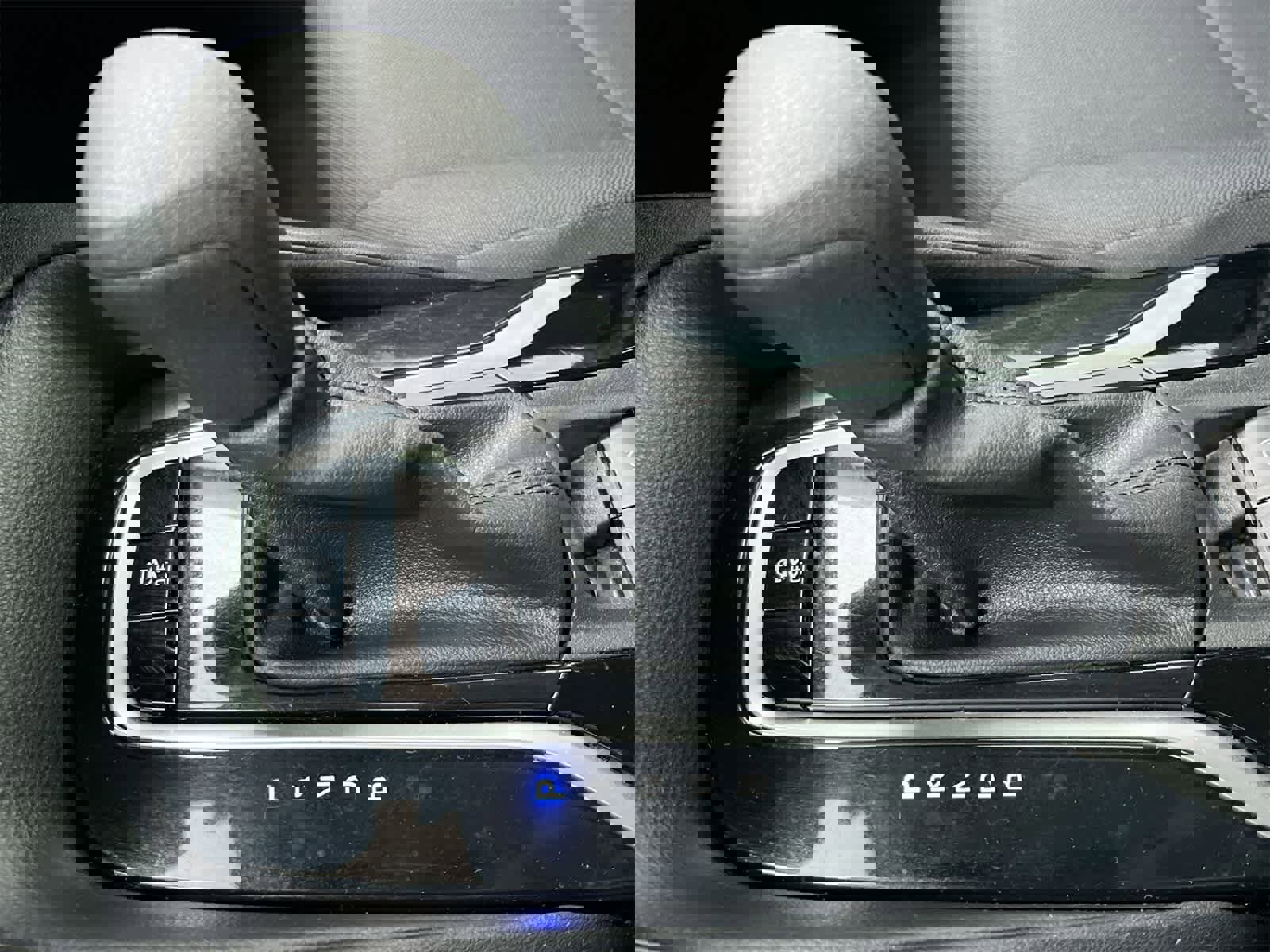 Used 2022 Toyota Corolla LE image 32