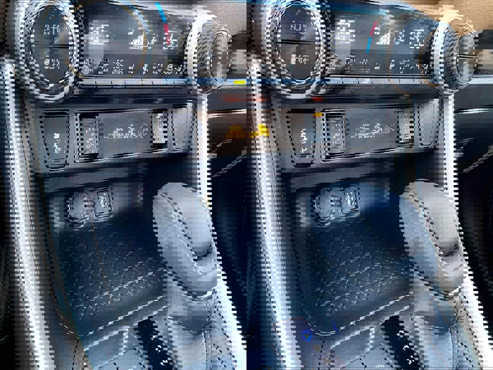 Used 2023 Toyota RAV4 XLE image 27