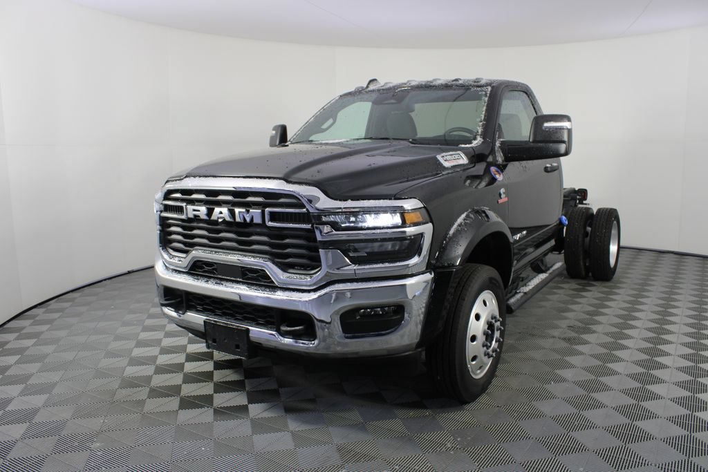 Used 2025 RAM 4500 4x4 Regular Cab DRW image 18