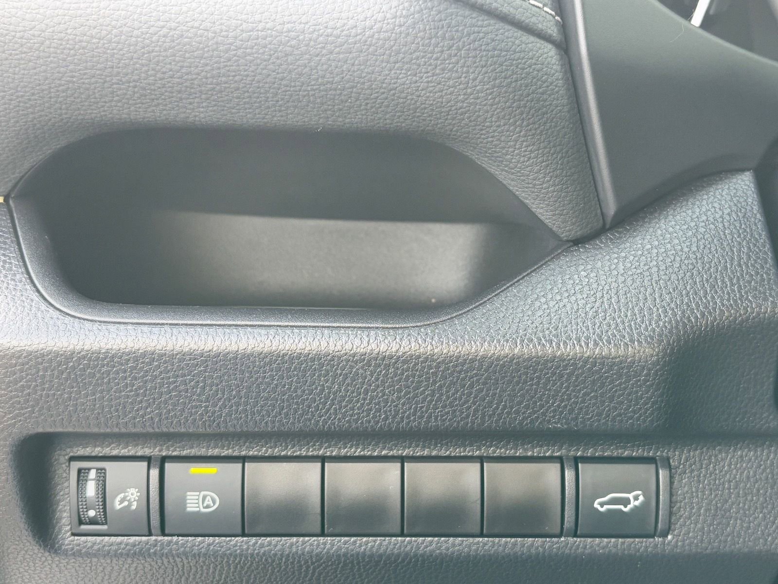 Certified 2025 Toyota RAV4 XLE Premium image 30