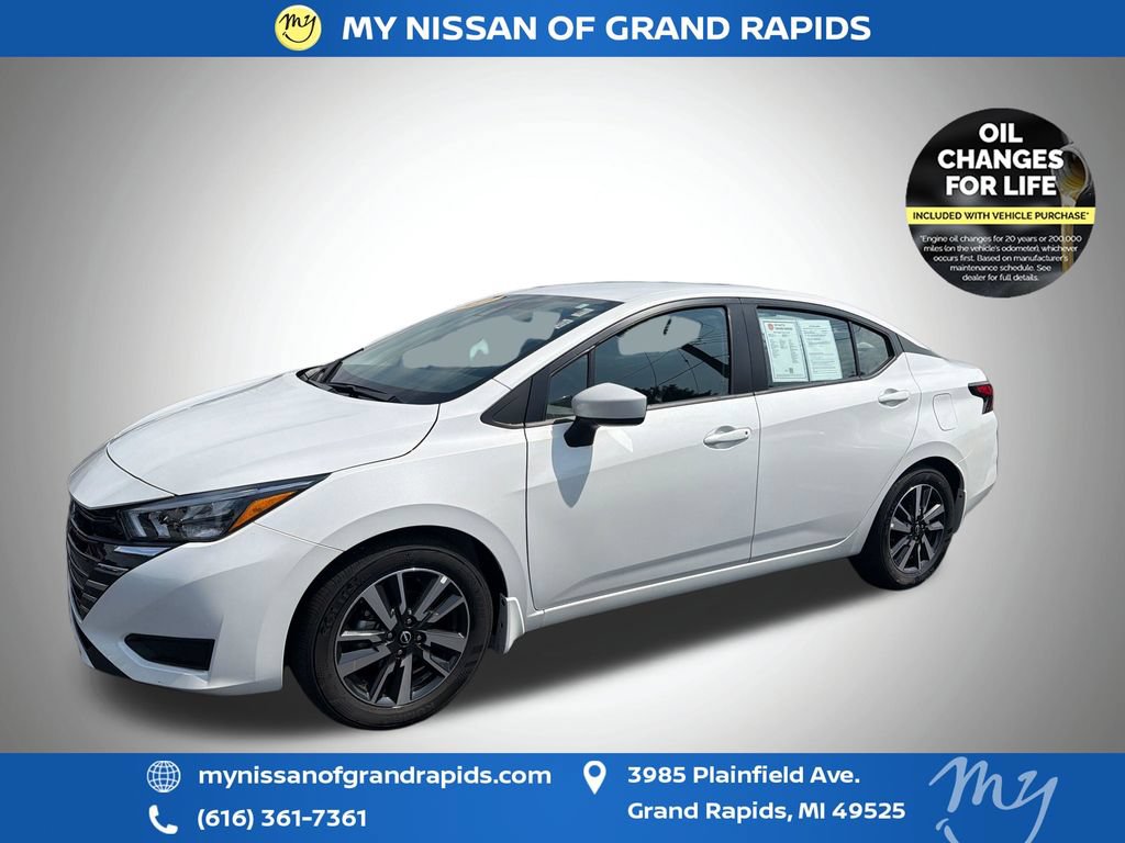 Used 2025 Nissan Versa SV w/ Trunk Package FWD image 4