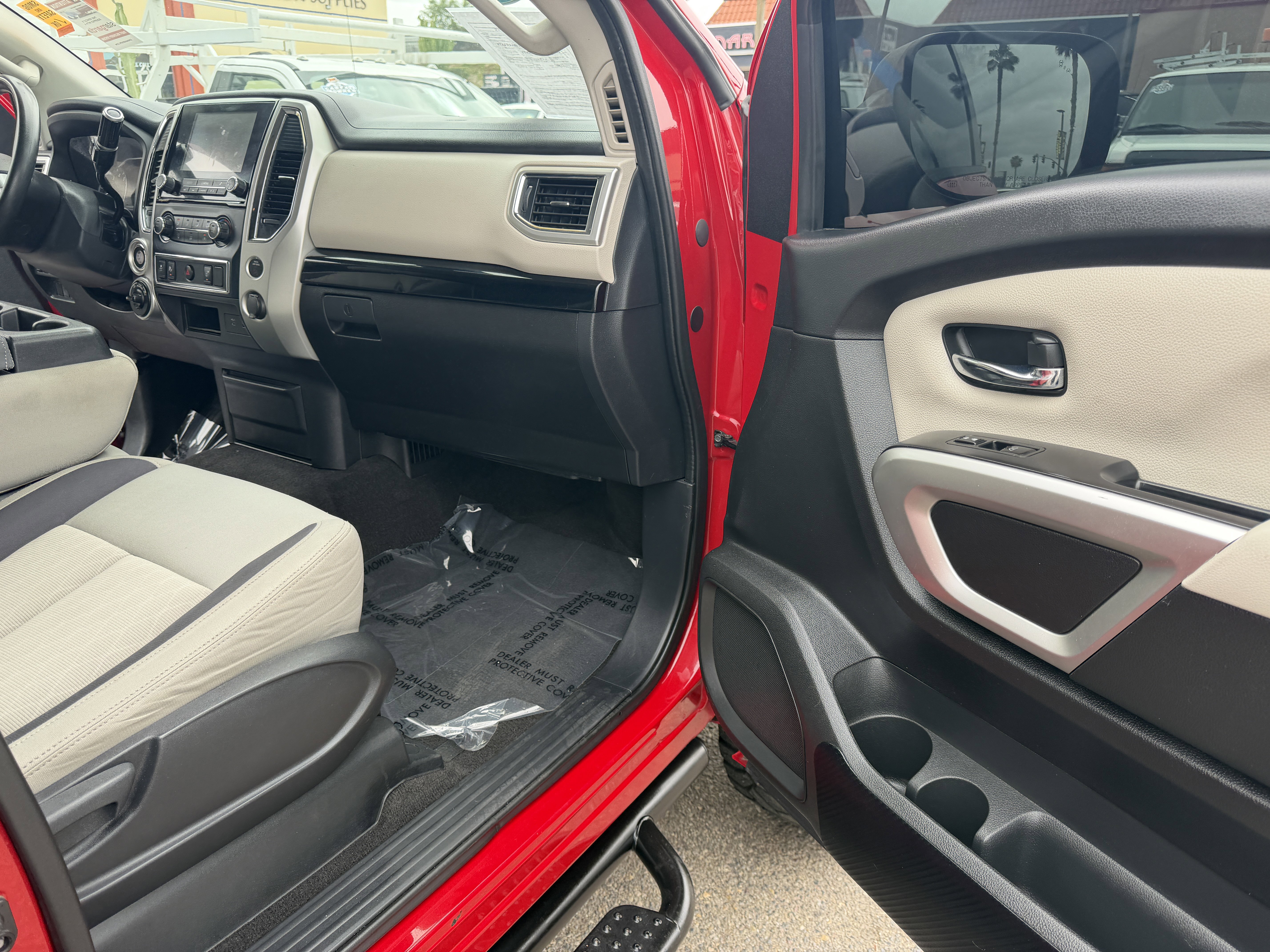 Used 2021 Nissan Titan SV w/ Accessory Utility Package image 18