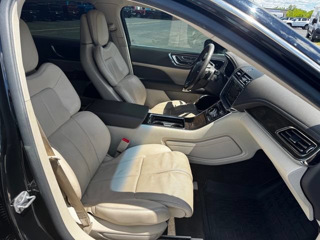 Used 2018 Lincoln Continental Reserve AWD/4WD image 14