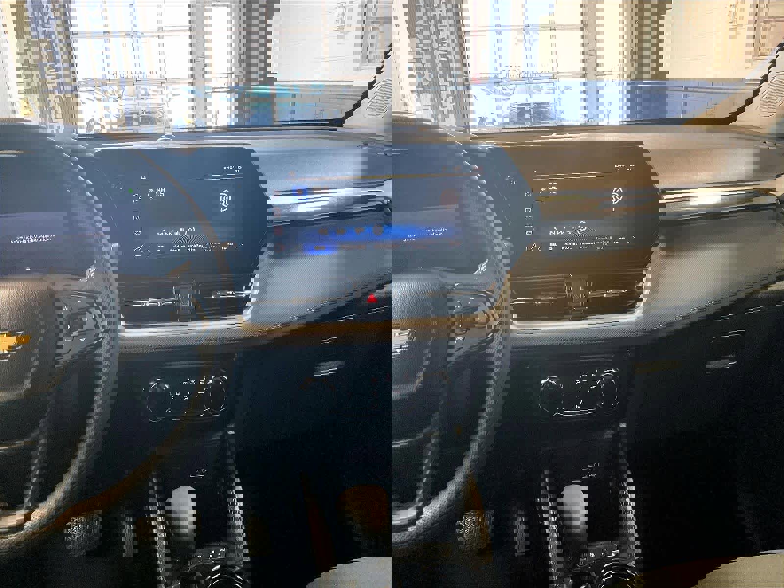 Used 2025 Chevrolet TrailBlazer LT AWD/4WD image 18