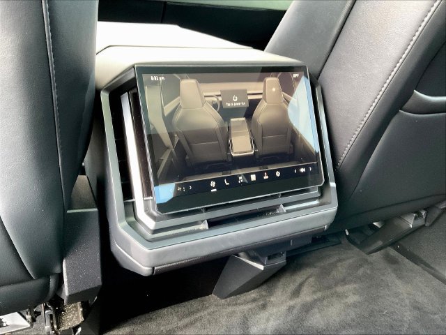 Used 2024 Tesla Cybertruck AWD Crew Cab image 13