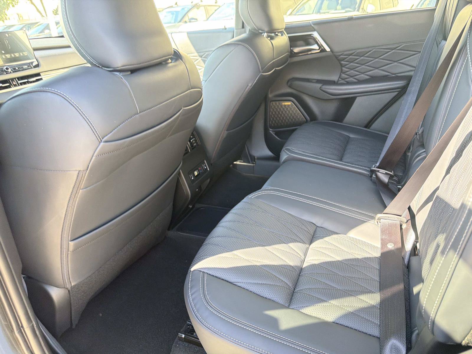 New 2026 Mitsubishi Outlander 4WD Plug-In Hybrid image 11