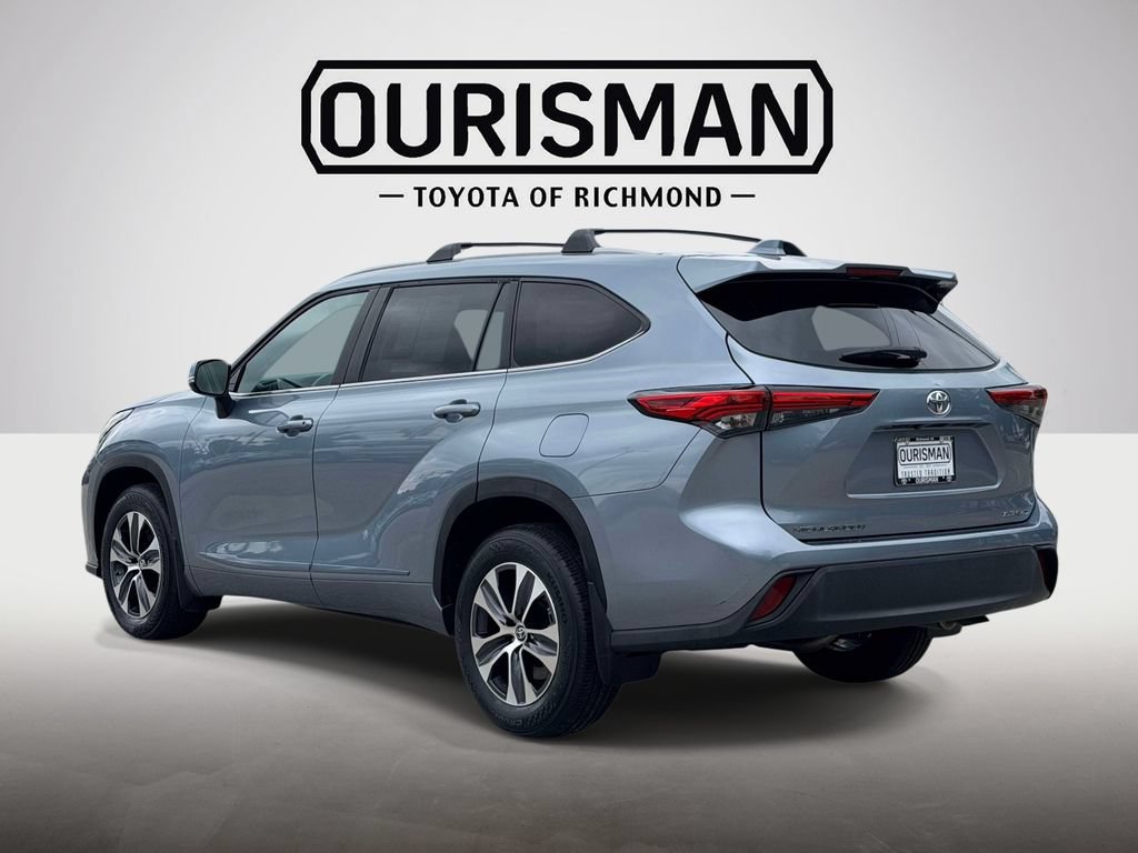 Used 2023 Toyota Highlander XLE AWD/4WD image 23