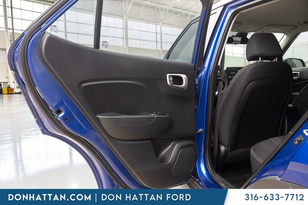 Used 2020 Hyundai Venue SEL image 14