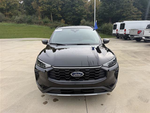 Certified 2025 Ford Escape ST-Line AWD/4WD image 2