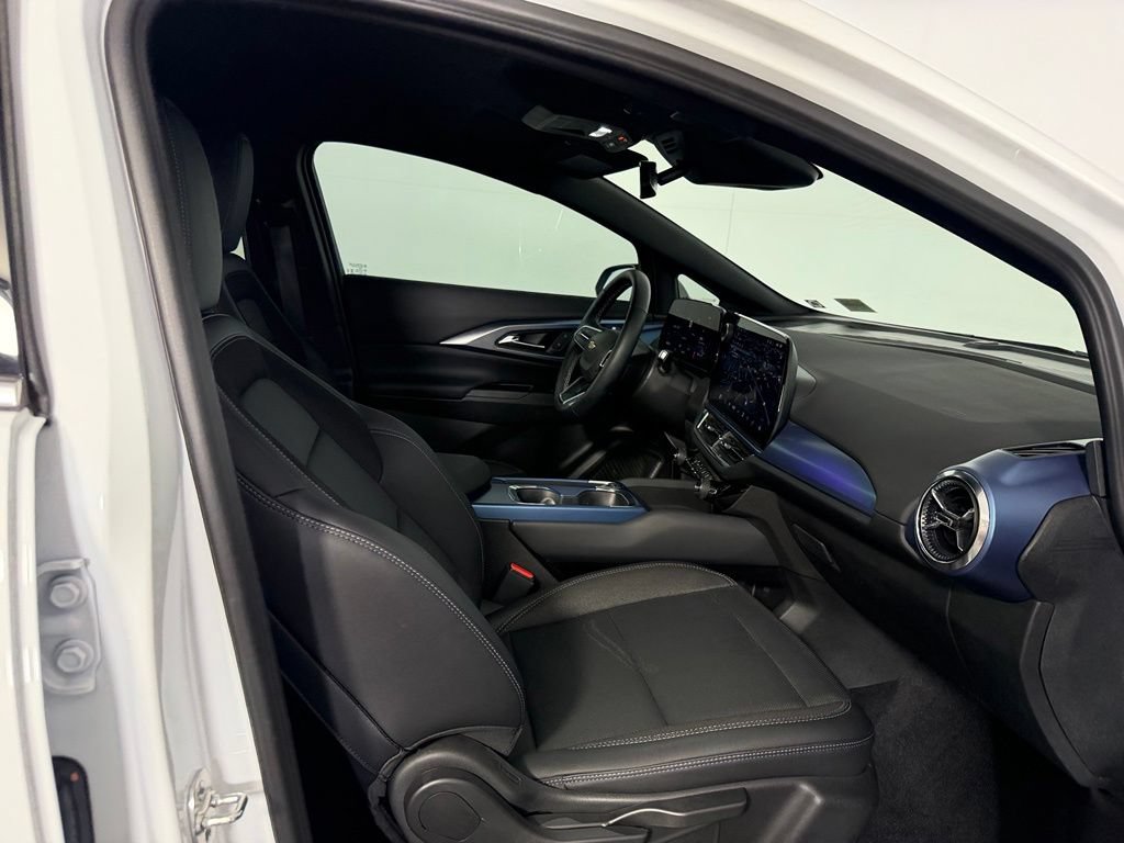 Used 2024 Chevrolet Equinox EV LT FWD image 35