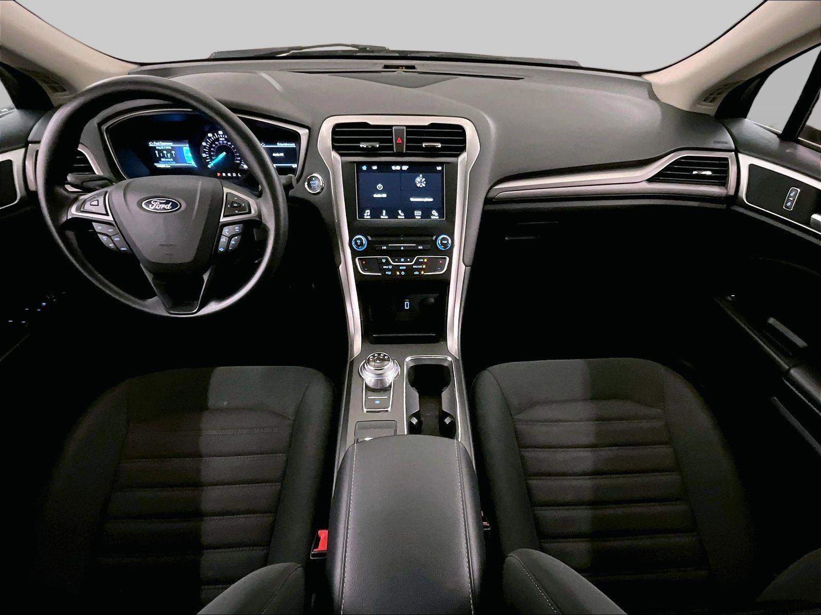 Used 2018 Ford Fusion SE w/ Fusion SE Technology Package image 14