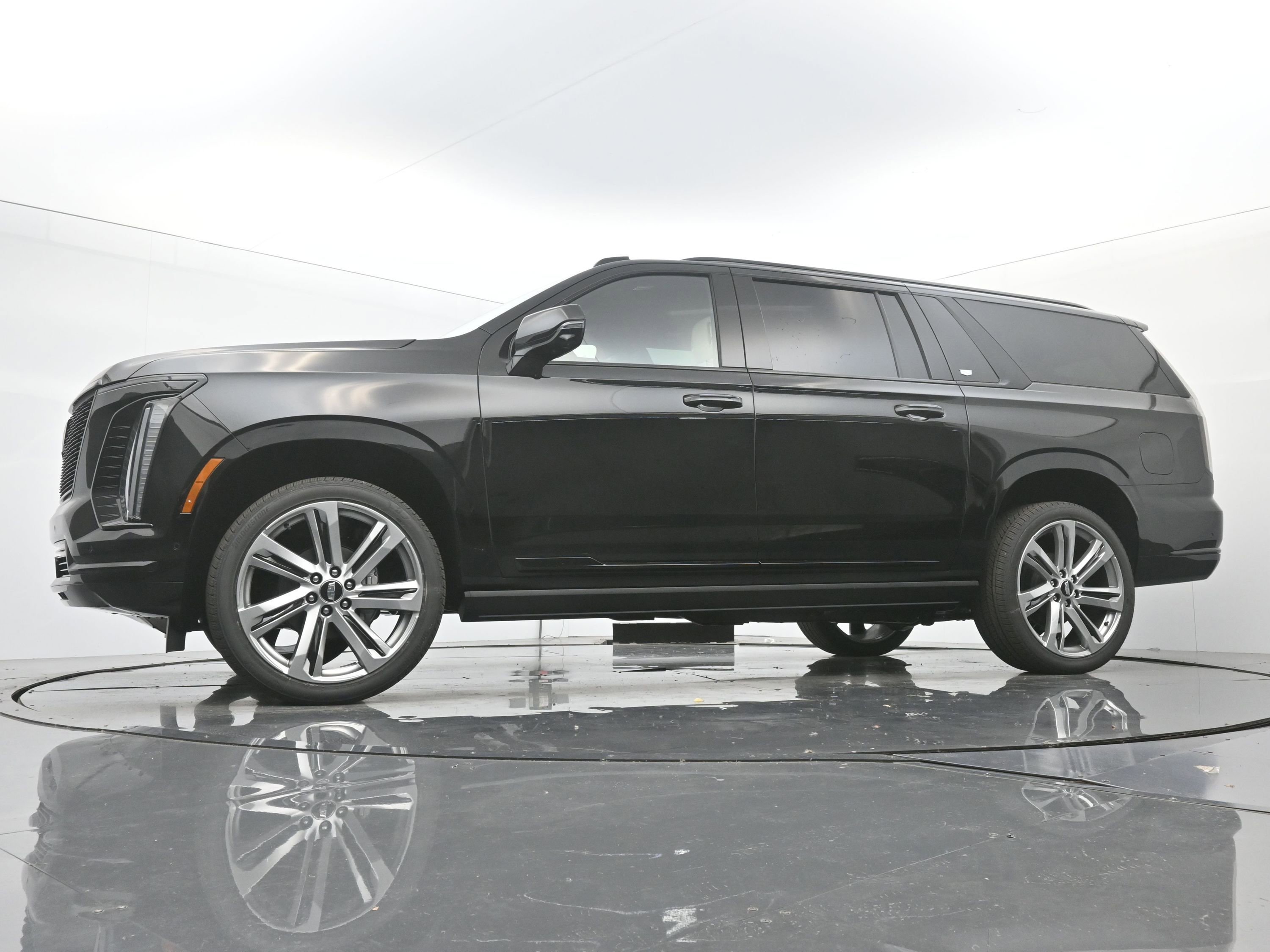 New 2026 Cadillac Escalade ESV Platinum Sport AWD/4WD image 16