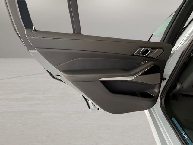 Certified 2026 BMW X7 xDrive40i w/ M Sport Package image 27