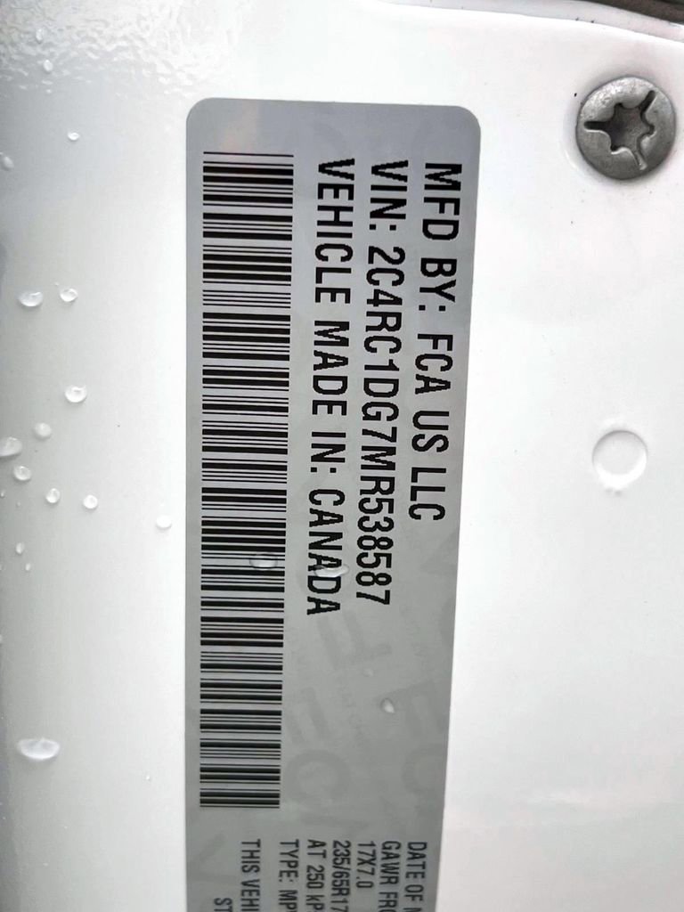 Certified 2021 Chrysler Voyager Lxi image 18