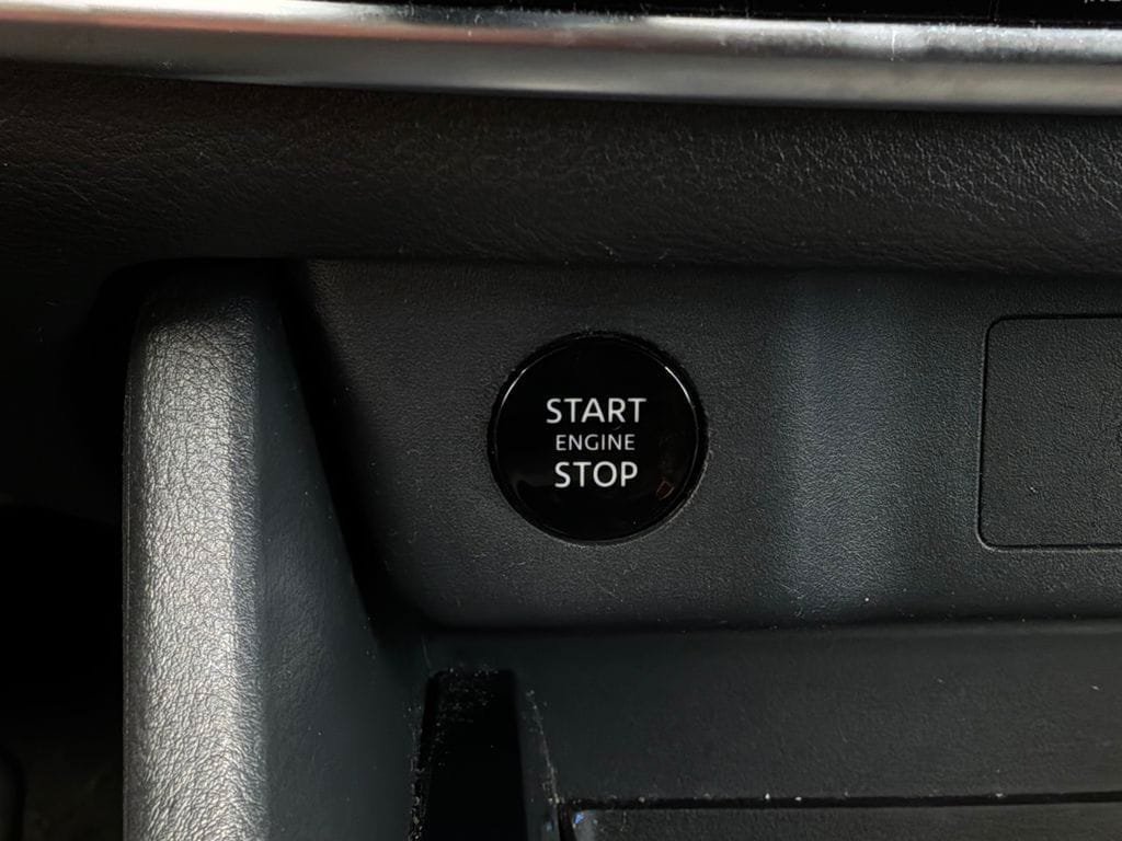 Used 2025 Nissan Rogue SV FWD image 24