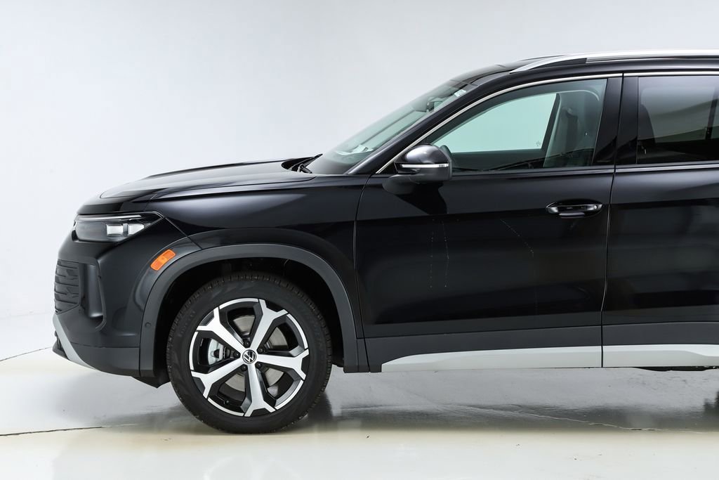 New 2026 Volkswagen Tiguan SE image 42