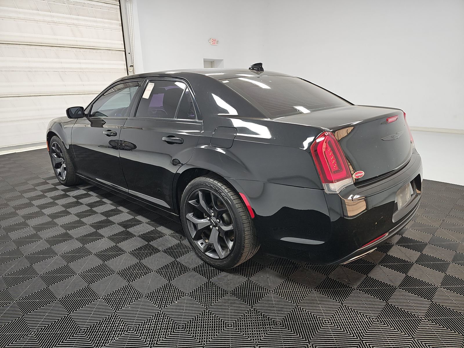 Used 2021 Chrysler 300 Touring w/ Sport Appearance Package image 6