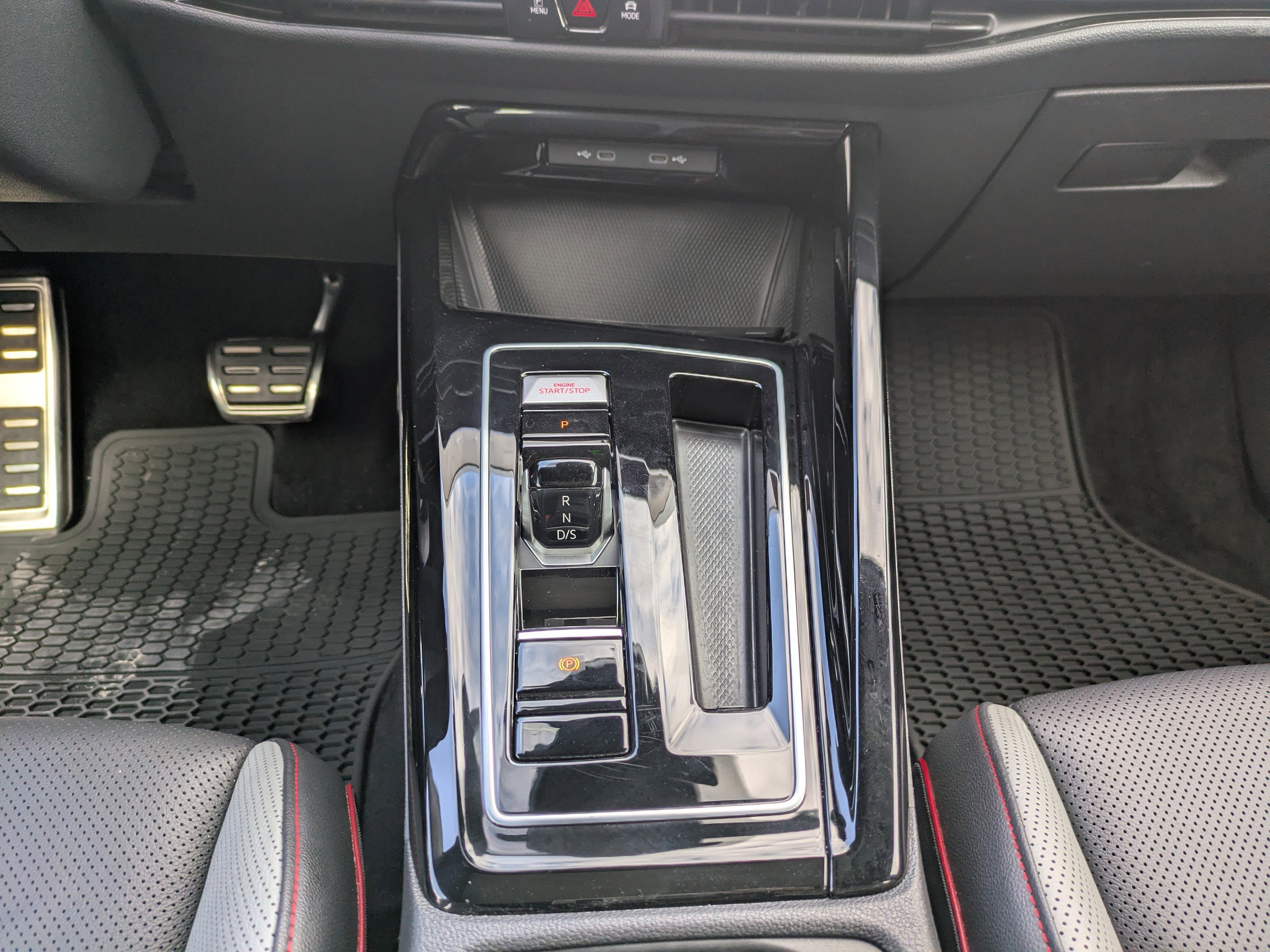Certified 2023 Volkswagen GTI SE FWD image 19
