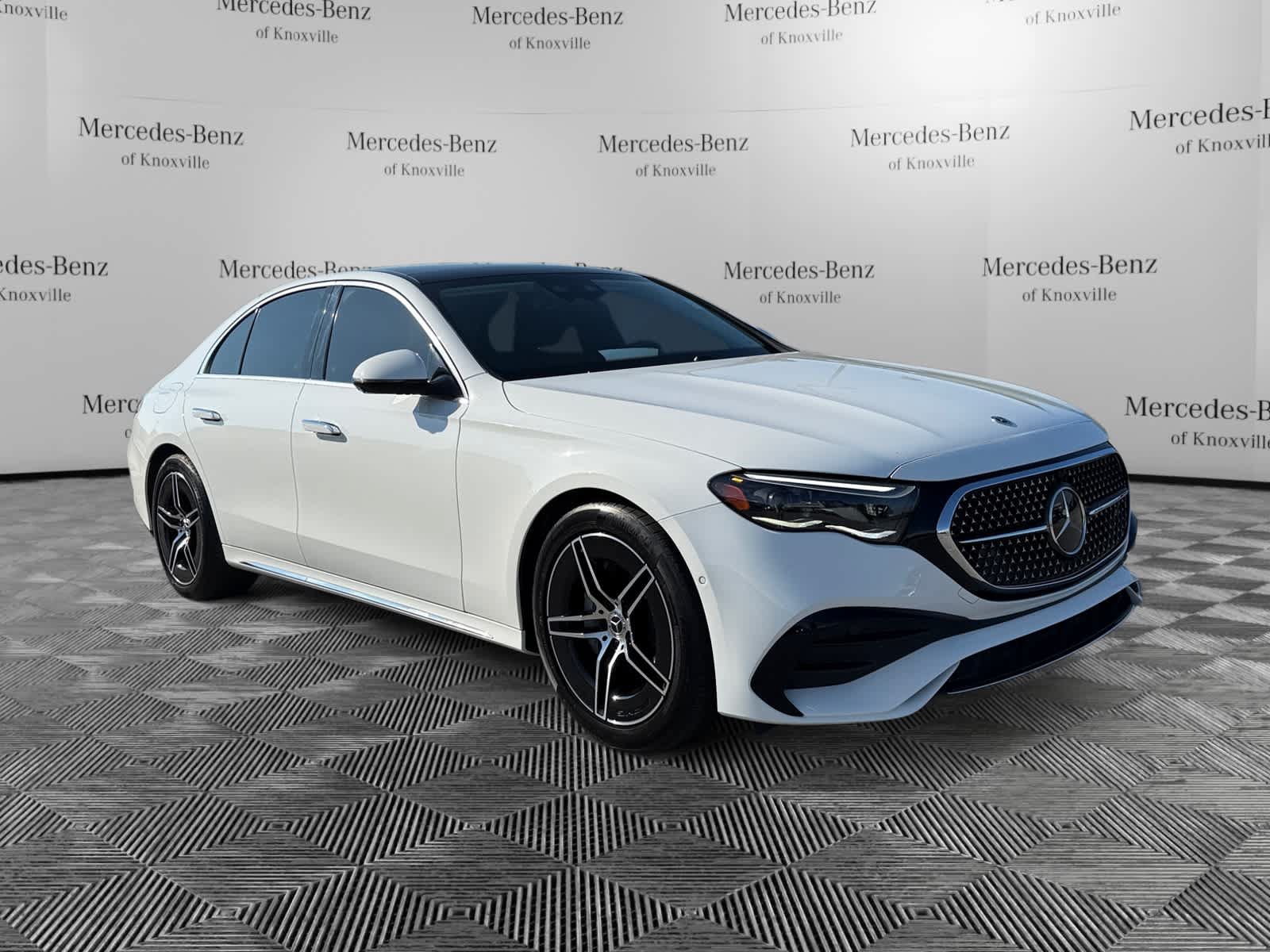 Used 2025 Mercedes-Benz E 350 Sedan image 7