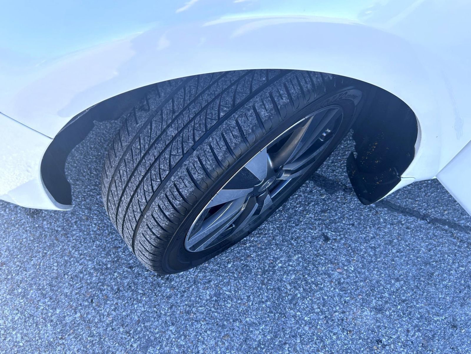 Used 2015 Nissan Leaf SL w/ Premium Package image 23