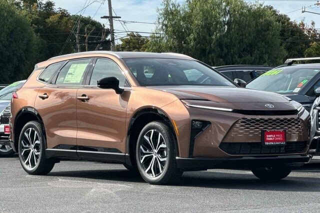 New 2025 Toyota Crown Signia