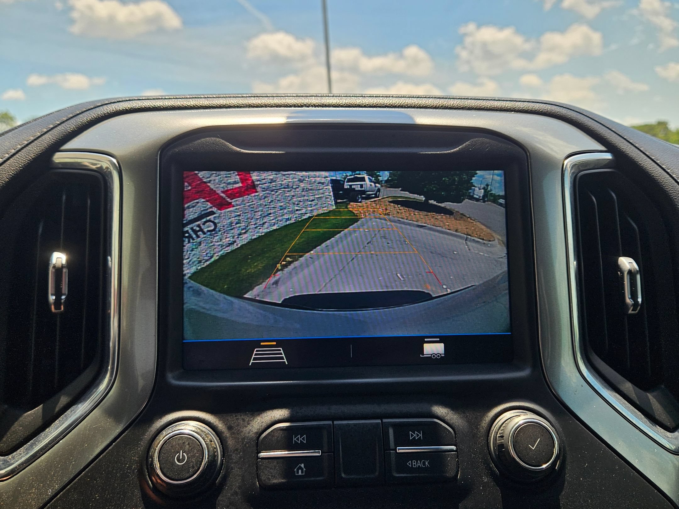 Used 2020 Chevrolet Silverado 1500 LT w/ Texas Edition RWD image 32