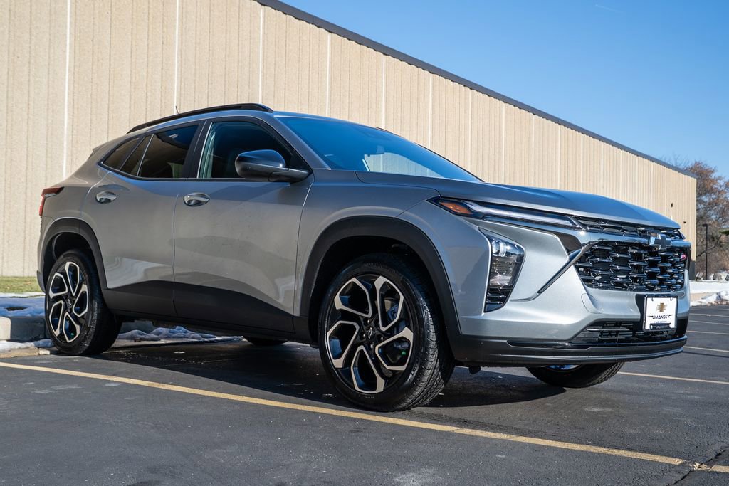 New 2026 Chevrolet Trax RS image 2