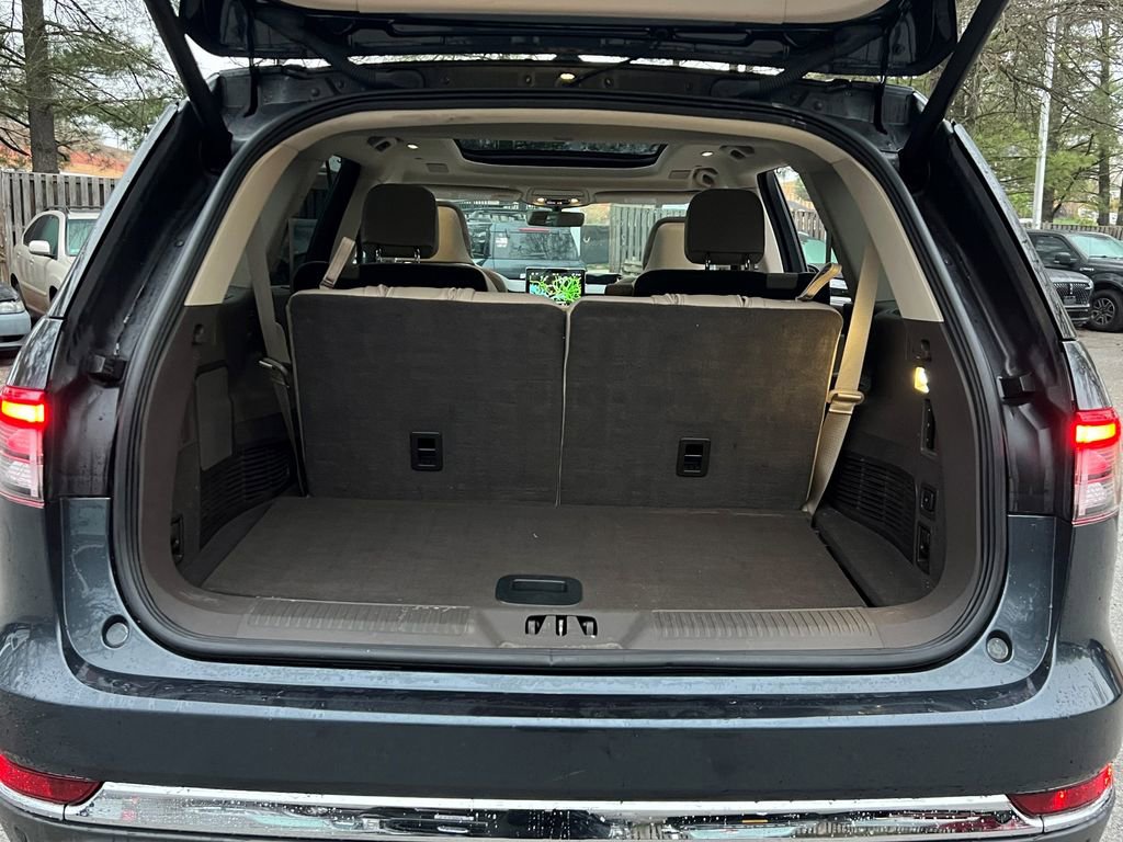 Used 2022 Lincoln Aviator Reserve w/ Equipment Group 201A image 17