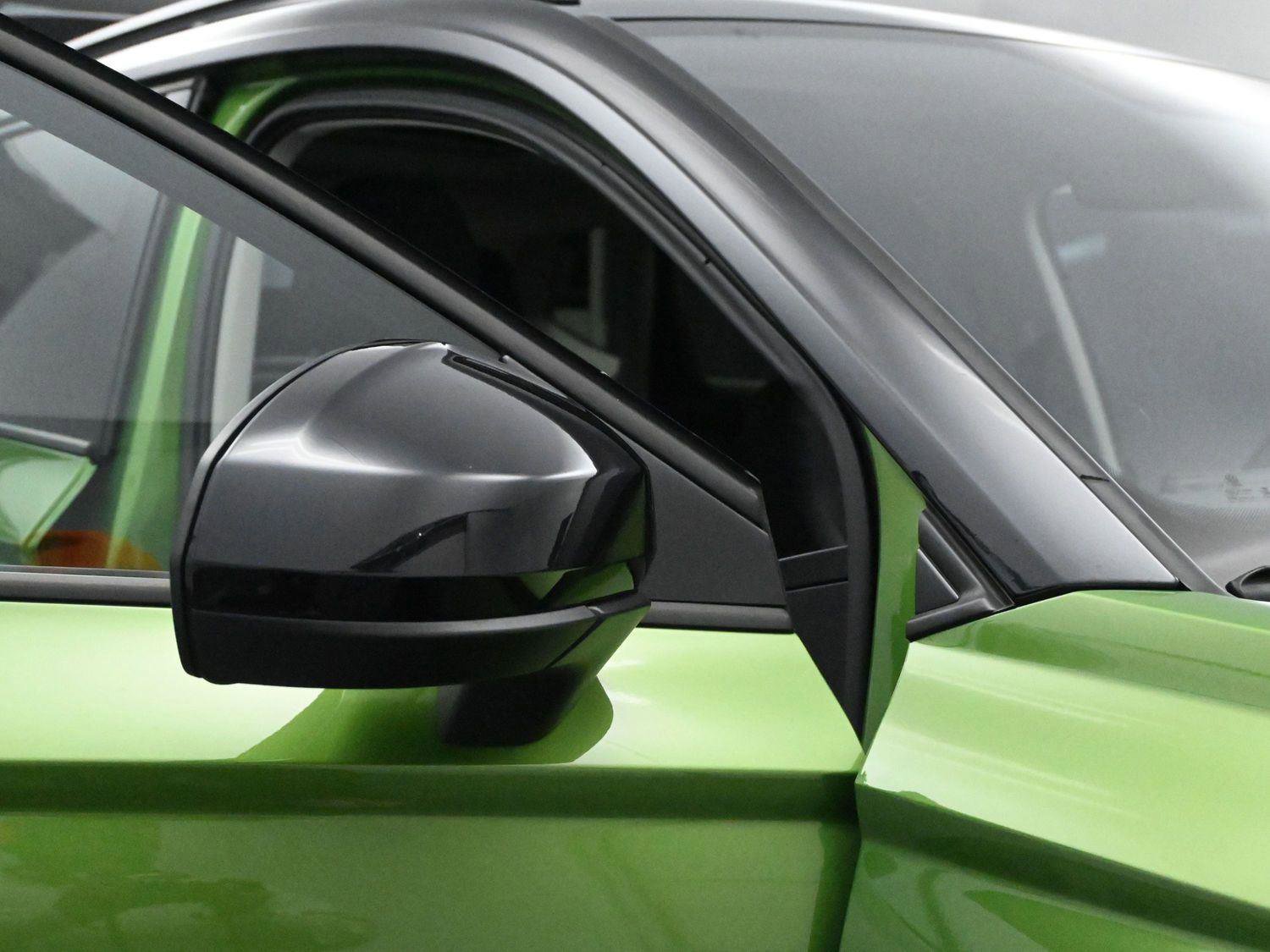 Certified 2025 Volkswagen Taos SE AWD/4WD image 16
