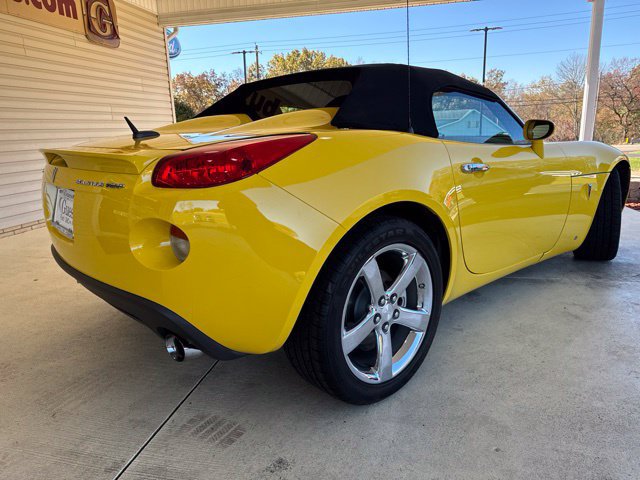 Used 2008 Pontiac Solstice GXP w/ Premium Package RWD image 3