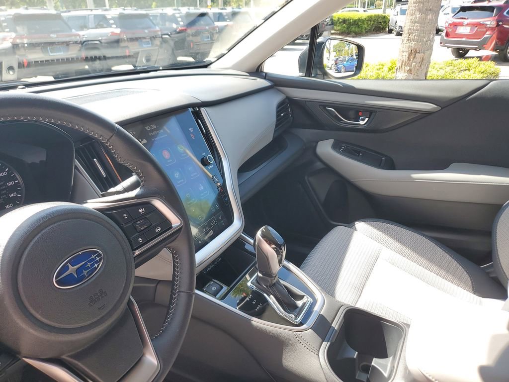 Used 2025 Subaru Outback Premium AWD/4WD image 23