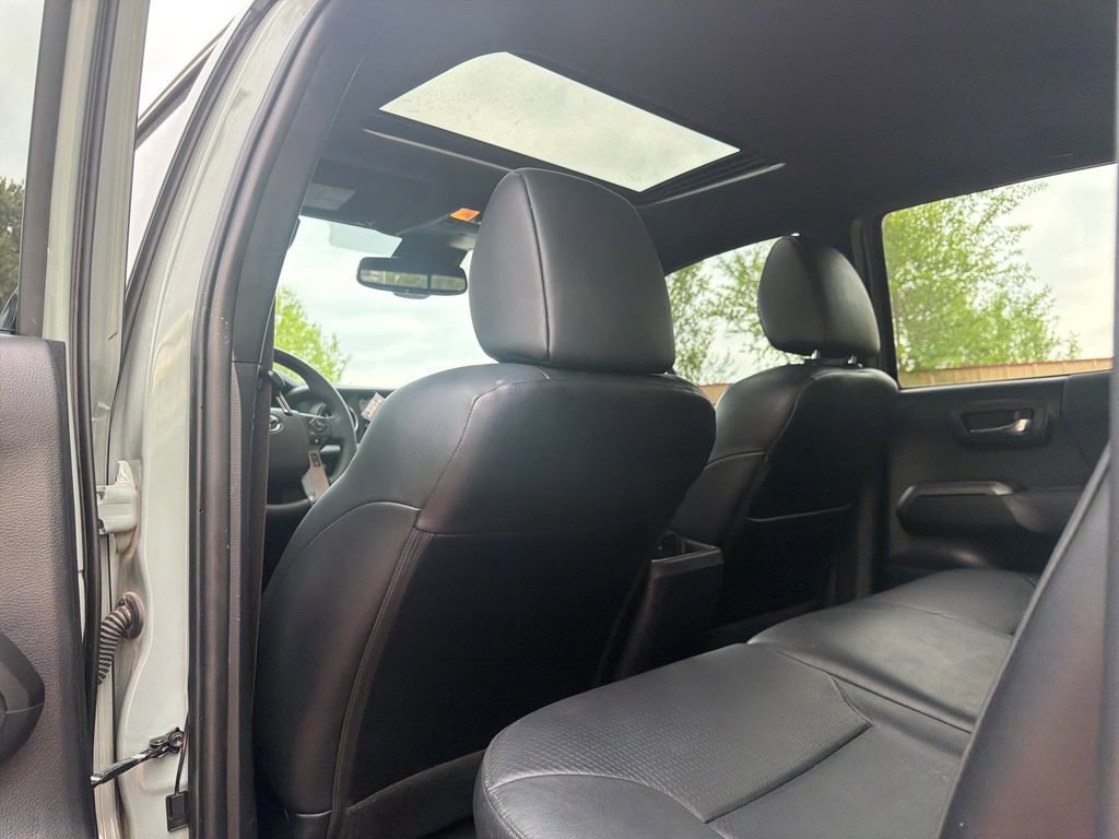 Used 2023 Toyota Tacoma TRD Sport w/ TRD Premium Sport Package AWD/4WD image 21