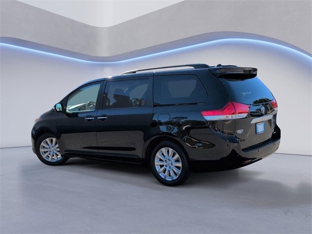 Used 2014 Toyota Sienna Limited image 9