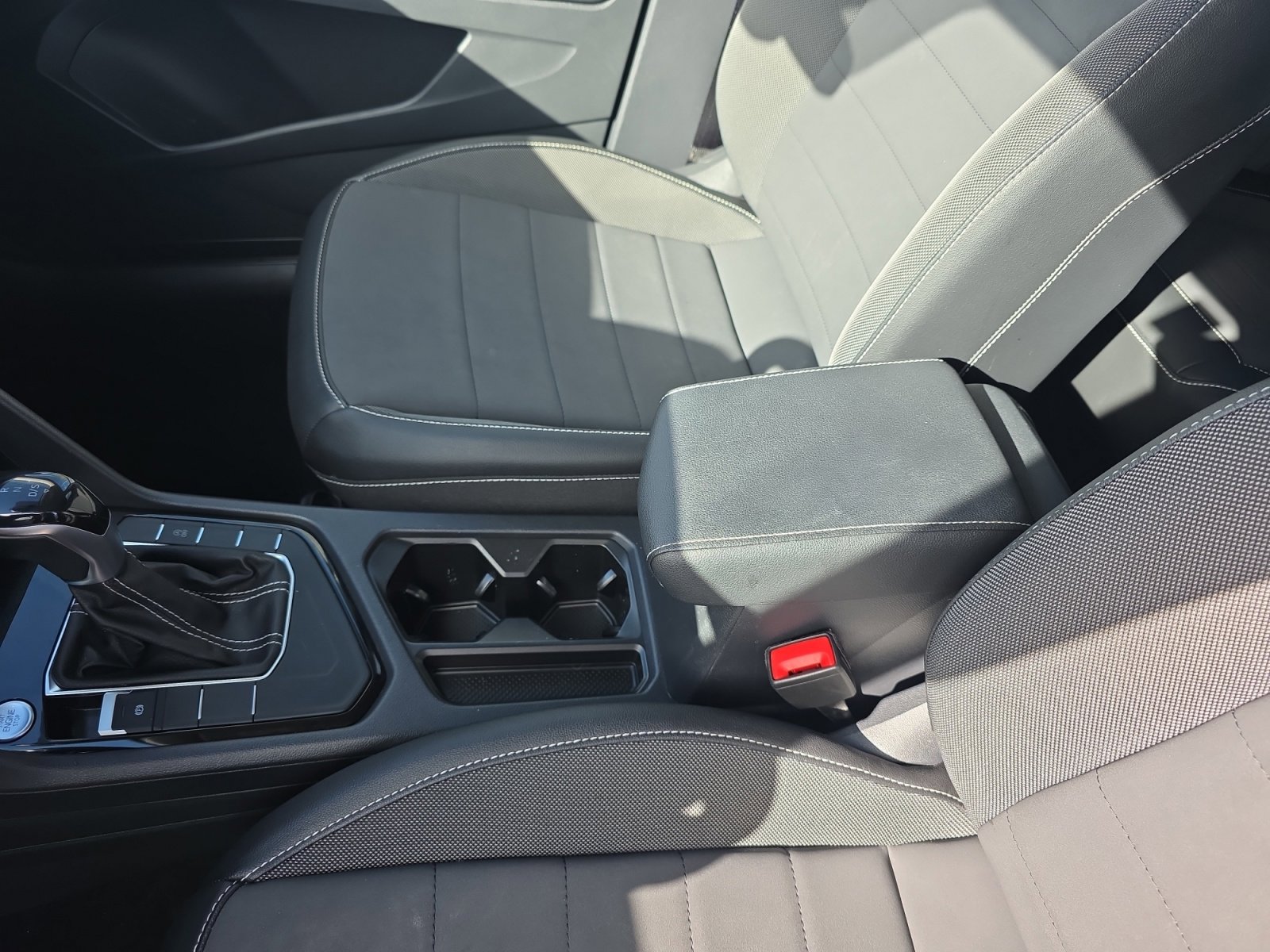 Certified 2023 Volkswagen Taos SE w/ Black Wheel Package image 15