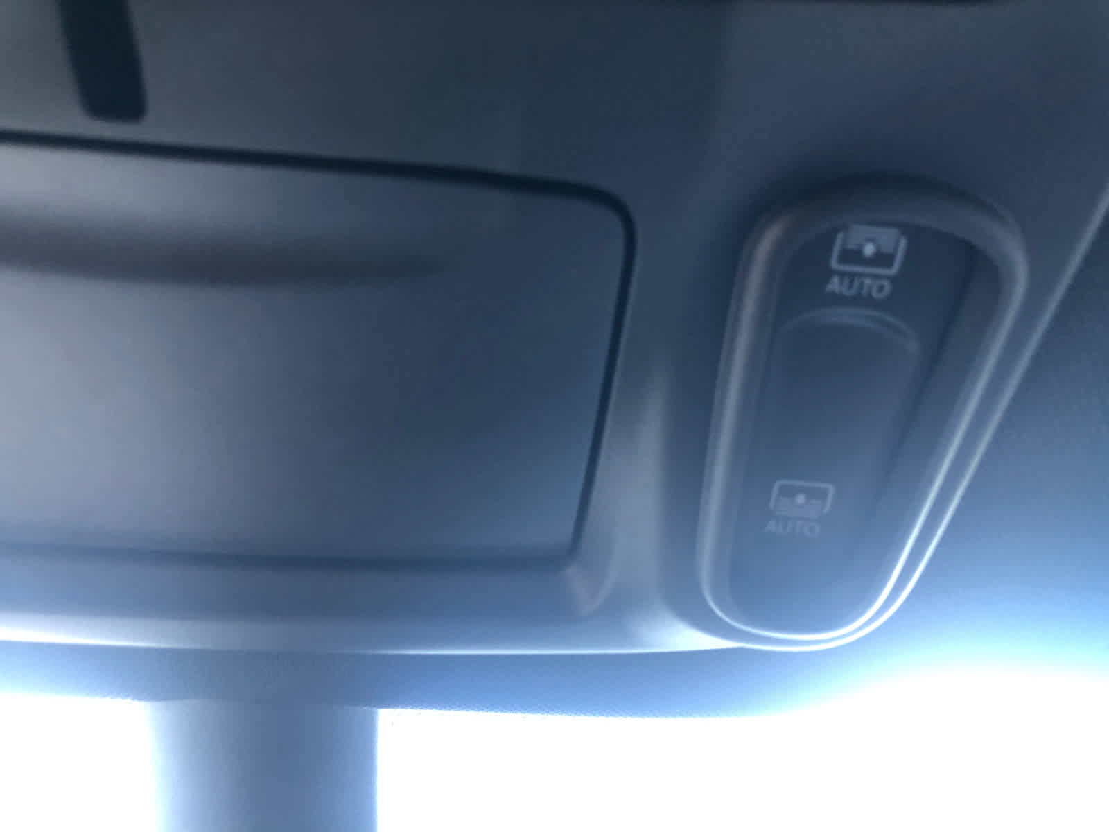 Used 2025 Chrysler Pacifica Limited FWD image 18