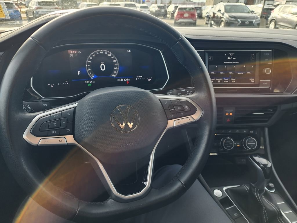 Used 2024 Volkswagen Jetta SE image 16